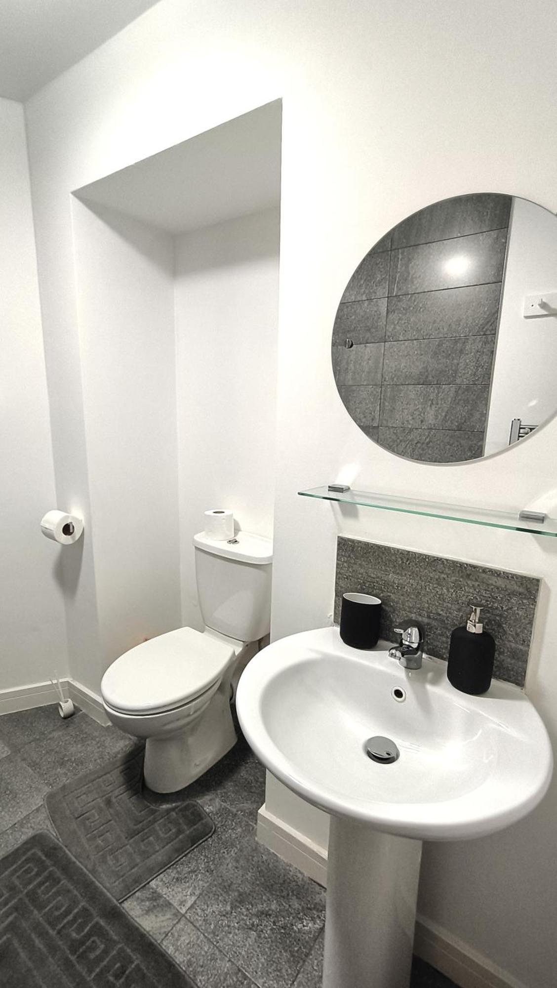Ideal For Groups - Modern 2 Bedroom Apartment - Free Parking, Transit Links, Close To Stadiums Mánchester Exterior foto